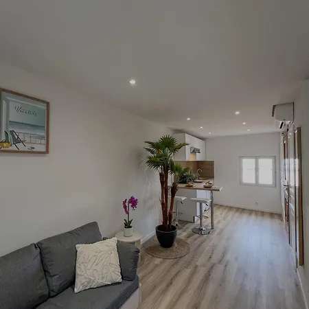 Vue Au Coeur Du Suquet Apartment Cannes